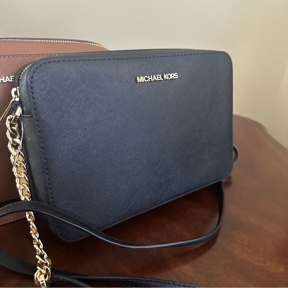 New Michael Kors Jet Set Large East West Saffiano Leather Crossbody bag - Picture 1 of 9